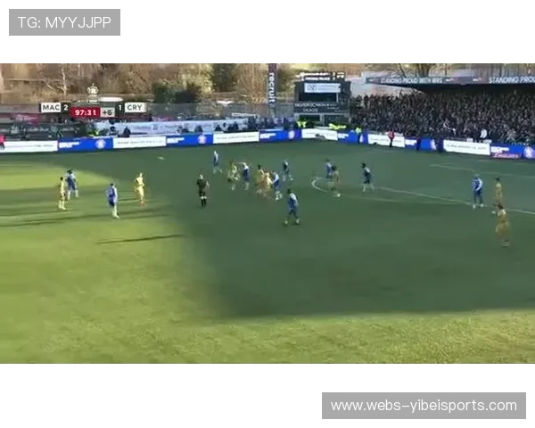 终场哨响，南特球员欢庆客场爆冷战胜马赛